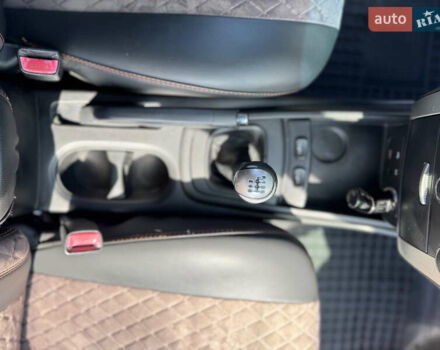 Красный Cанг Йонг Корандо, объемом двигателя 2 л и пробегом 278 тыс. км за 7500 $, фото 21 на Automoto.ua