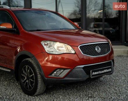 Красный Cанг Йонг Корандо, объемом двигателя 2 л и пробегом 166 тыс. км за 8900 $, фото 7 на Automoto.ua