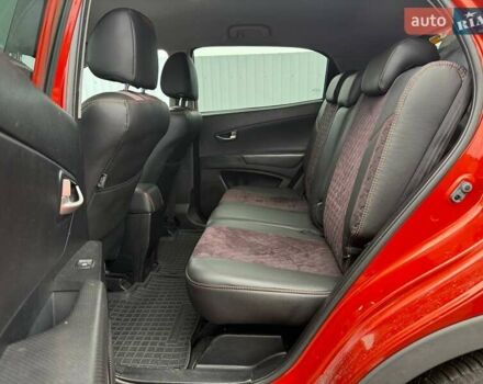 Красный Cанг Йонг Корандо, объемом двигателя 2 л и пробегом 281 тыс. км за 9490 $, фото 9 на Automoto.ua