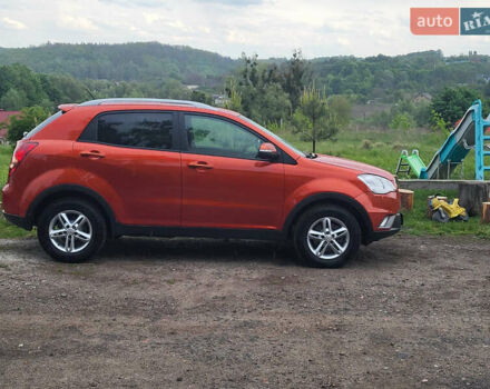 Червоний Cанг Йонг Korando, об'ємом двигуна 2 л та пробігом 107 тис. км за 9300 $, фото 3 на Automoto.ua