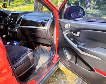 Червоний Cанг Йонг Korando, об'ємом двигуна 2 л та пробігом 206 тис. км за 9000 $, фото 7 на Automoto.ua