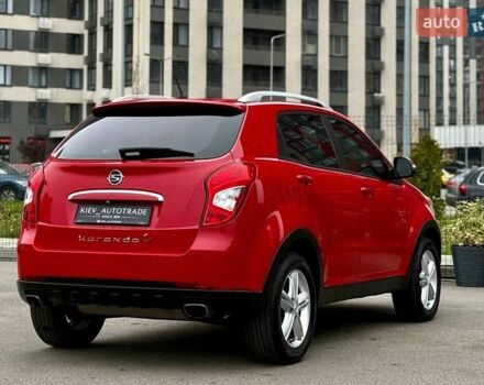 Красный Cанг Йонг Корандо, объемом двигателя 2 л и пробегом 215 тыс. км за 11800 $, фото 16 на Automoto.ua