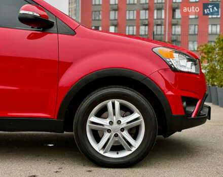 Красный Cанг Йонг Корандо, объемом двигателя 2 л и пробегом 215 тыс. км за 11800 $, фото 12 на Automoto.ua