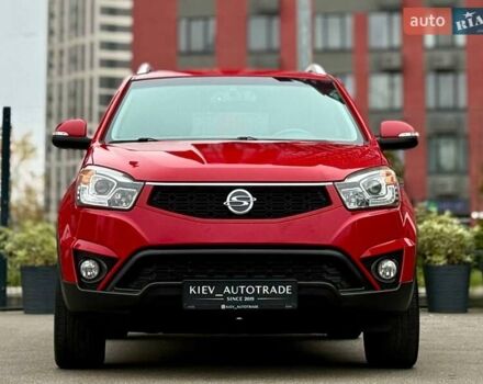 Красный Cанг Йонг Корандо, объемом двигателя 2 л и пробегом 215 тыс. км за 11800 $, фото 3 на Automoto.ua