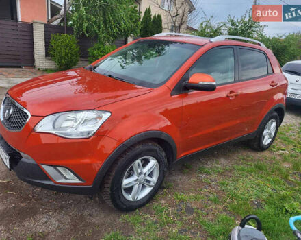 Червоний Cанг Йонг Korando, об'ємом двигуна 2 л та пробігом 107 тис. км за 9300 $, фото 1 на Automoto.ua