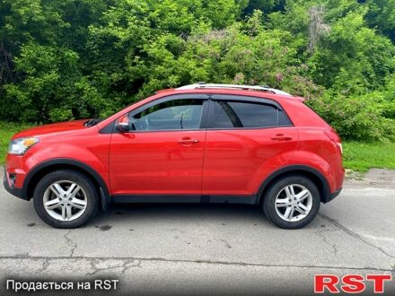 Cанг Йонг Korando 2014 у Києві на Automoto.ua Червоний Cанг Йонг Korando, об'ємом двигуна 2 л та пробігом 137 тис. км за 9500 $, фото 1 на Automoto.ua