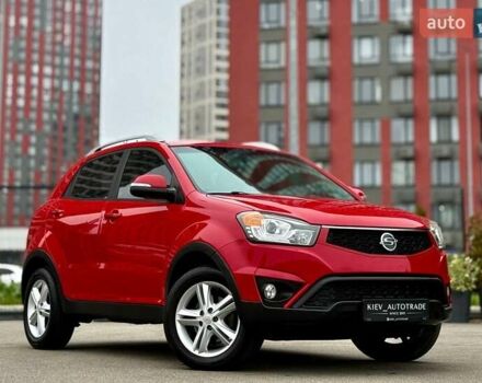 Красный Cанг Йонг Корандо, объемом двигателя 2 л и пробегом 215 тыс. км за 11800 $, фото 1 на Automoto.ua