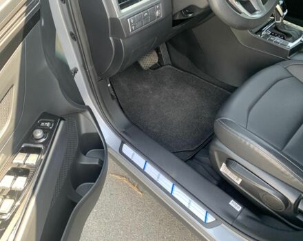 Сірий Cанг Йонг Korando, об'ємом двигуна 1.5 л та пробігом 5 тис. км за 21900 $, фото 5 на Automoto.ua