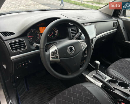 Сірий Cанг Йонг Korando, об'ємом двигуна 2 л та пробігом 171 тис. км за 9999 $, фото 17 на Automoto.ua