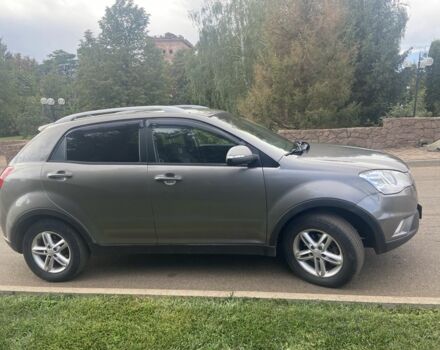 Сірий Cанг Йонг Korando, об'ємом двигуна 2 л та пробігом 240 тис. км за 7100 $, фото 2 на Automoto.ua
