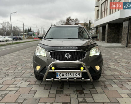 Сірий Cанг Йонг Korando, об'ємом двигуна 2 л та пробігом 171 тис. км за 9999 $, фото 14 на Automoto.ua