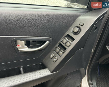 Сірий Cанг Йонг Korando, об'ємом двигуна 2 л та пробігом 171 тис. км за 9999 $, фото 19 на Automoto.ua