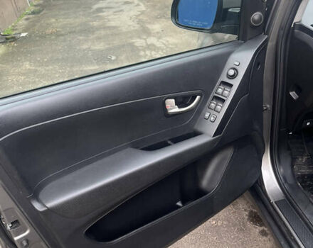 Сірий Cанг Йонг Korando, об'ємом двигуна 2 л та пробігом 80 тис. км за 10000 $, фото 17 на Automoto.ua