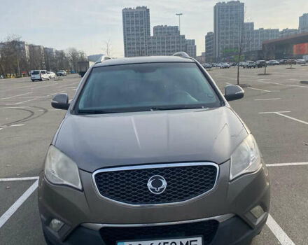 Сірий Cанг Йонг Korando, об'ємом двигуна 2 л та пробігом 70 тис. км за 8000 $, фото 1 на Automoto.ua