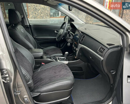 Сірий Cанг Йонг Korando, об'ємом двигуна 2 л та пробігом 171 тис. км за 9999 $, фото 24 на Automoto.ua