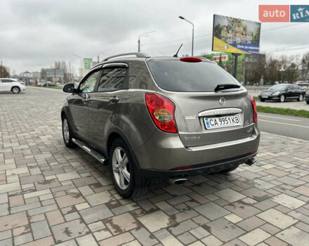 Сірий Cанг Йонг Korando, об'ємом двигуна 2 л та пробігом 171 тис. км за 9999 $, фото 3 на Automoto.ua