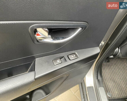 Cанг Йонг Korando 2011 у Житомирі на Automoto.ua Сірий Cанг Йонг Korando, об'ємом двигуна 2 л та пробігом 219 тис. км за 7700 $, фото 13 на Automoto.ua