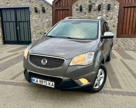 Серый Cанг Йонг Корандо, объемом двигателя 2 л и пробегом 167 тыс. км за 8700 $, фото 3 на Automoto.ua