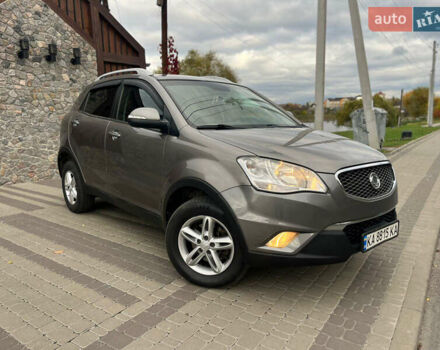 Серый Cанг Йонг Корандо, объемом двигателя 2 л и пробегом 168 тыс. км за 8700 $, фото 6 на Automoto.ua