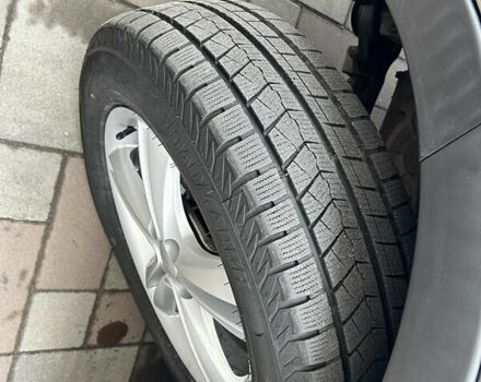 Сірий Cанг Йонг Korando, об'ємом двигуна 2 л та пробігом 171 тис. км за 9999 $, фото 15 на Automoto.ua