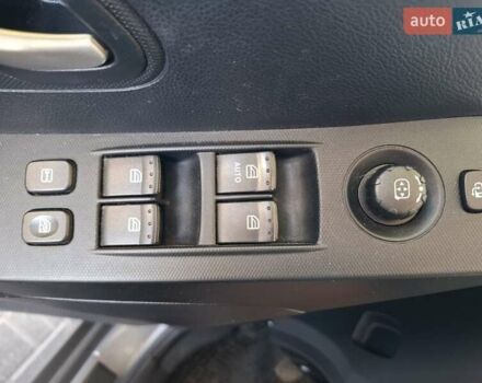 Сірий Cанг Йонг Korando, об'ємом двигуна 2 л та пробігом 180 тис. км за 9300 $, фото 27 на Automoto.ua