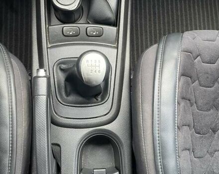 Серый Cанг Йонг Корандо, объемом двигателя 2 л и пробегом 235 тыс. км за 9500 $, фото 7 на Automoto.ua