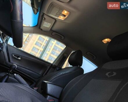 Сірий Cанг Йонг Korando, об'ємом двигуна 2 л та пробігом 182 тис. км за 8200 $, фото 26 на Automoto.ua