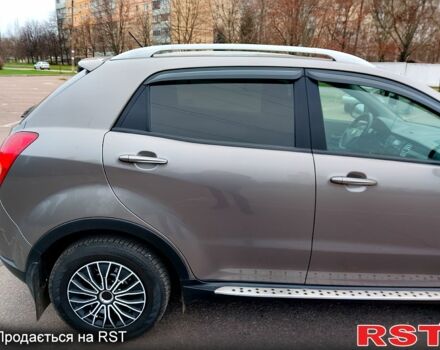 Сірий Cанг Йонг Korando, об'ємом двигуна 2 л та пробігом 115 тис. км за 8280 $, фото 2 на Automoto.ua