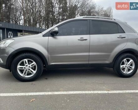 Серый Cанг Йонг Корандо, объемом двигателя 2 л и пробегом 235 тыс. км за 9500 $, фото 1 на Automoto.ua