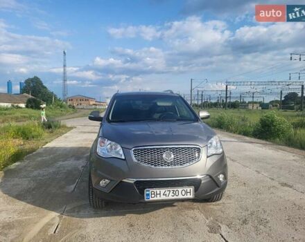 Сірий Cанг Йонг Korando, об'ємом двигуна 2 л та пробігом 170 тис. км за 10000 $, фото 6 на Automoto.ua