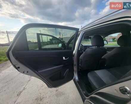 Сірий Cанг Йонг Korando, об'ємом двигуна 2 л та пробігом 170 тис. км за 10000 $, фото 11 на Automoto.ua
