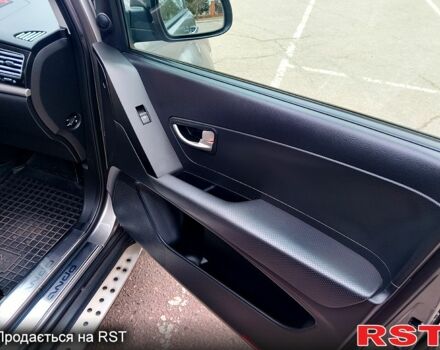 Сірий Cанг Йонг Korando, об'ємом двигуна 2 л та пробігом 115 тис. км за 8280 $, фото 11 на Automoto.ua