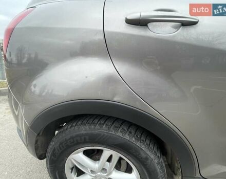 Серый Cанг Йонг Корандо, объемом двигателя 2 л и пробегом 235 тыс. км за 9500 $, фото 3 на Automoto.ua