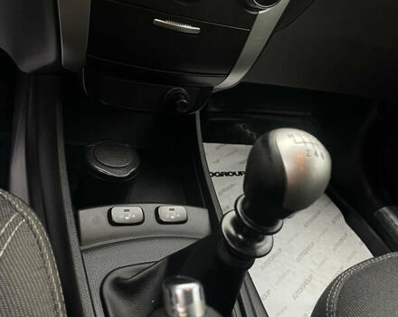 Серый Cанг Йонг Корандо, объемом двигателя 2 л и пробегом 182 тыс. км за 7900 $, фото 16 на Automoto.ua