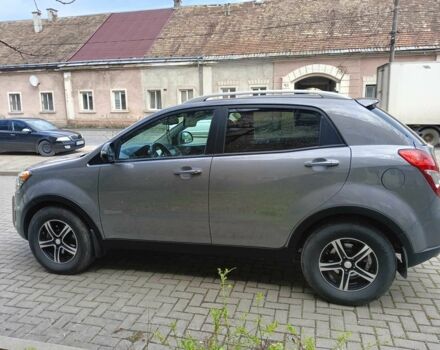 Серый Cанг Йонг Корандо, объемом двигателя 2 л и пробегом 58 тыс. км за 12500 $, фото 2 на Automoto.ua