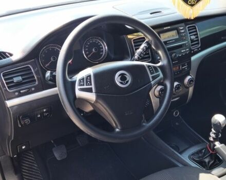 Сірий Cанг Йонг Korando, об'ємом двигуна 2 л та пробігом 146 тис. км за 10000 $, фото 8 на Automoto.ua