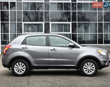 Серый Cанг Йонг Корандо, объемом двигателя 2 л и пробегом 99 тыс. км за 9500 $, фото 7 на Automoto.ua