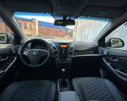 Серый Cанг Йонг Корандо, объемом двигателя 2 л и пробегом 125 тыс. км за 10000 $, фото 6 на Automoto.ua