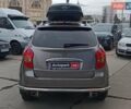 Сірий Cанг Йонг Korando, об'ємом двигуна 2 л та пробігом 130 тис. км за 10590 $, фото 7 на Automoto.ua