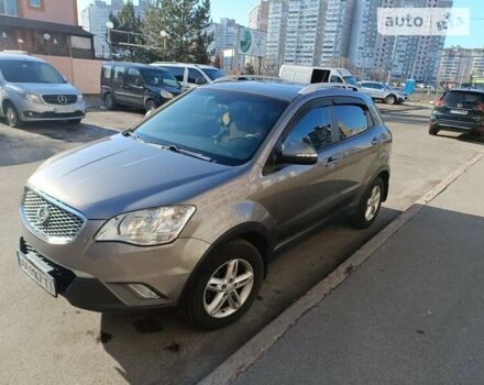 Сірий Cанг Йонг Korando, об'ємом двигуна 2 л та пробігом 145 тис. км за 8900 $, фото 3 на Automoto.ua