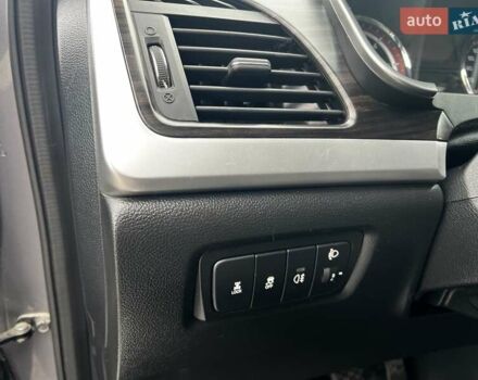 Серый Cанг Йонг Корандо, объемом двигателя 2 л и пробегом 181 тыс. км за 10200 $, фото 17 на Automoto.ua