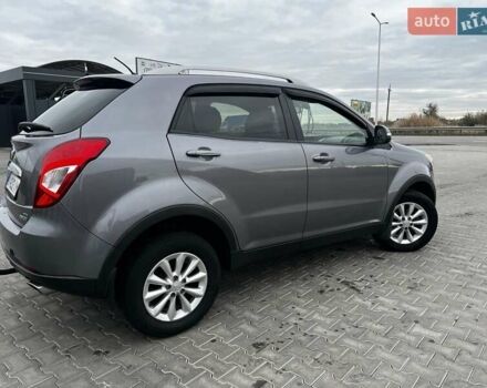 Серый Cанг Йонг Корандо, объемом двигателя 2 л и пробегом 181 тыс. км за 10200 $, фото 4 на Automoto.ua