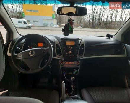 Серый Cанг Йонг Корандо, объемом двигателя 2 л и пробегом 204 тыс. км за 9500 $, фото 9 на Automoto.ua