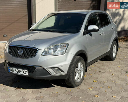 Сірий Cанг Йонг Korando, об'ємом двигуна 2 л та пробігом 186 тис. км за 7000 $, фото 1 на Automoto.ua