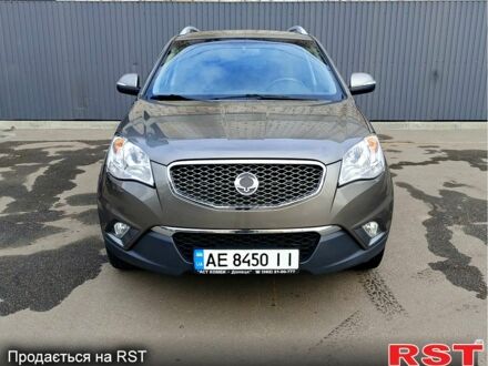 Серый Cанг Йонг Корандо, объемом двигателя 2 л и пробегом 35 тыс. км за 10000 $, фото 1 на Automoto.ua