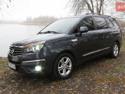 Серый Cанг Йонг Корандо, объемом двигателя 2.16 л и пробегом 254 тыс. км за 15000 $, фото 1 на Automoto.ua