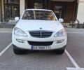 Белый Cанг Йонг Кирон, объемом двигателя 2 л и пробегом 138 тыс. км за 7600 $, фото 1 на Automoto.ua
