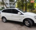 Белый Cанг Йонг Кирон, объемом двигателя 2 л и пробегом 151 тыс. км за 7800 $, фото 1 на Automoto.ua