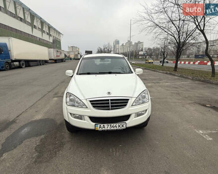 Белый Cанг Йонг Кирон, объемом двигателя 2 л и пробегом 190 тыс. км за 8800 $, фото 6 на Automoto.ua