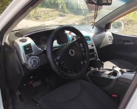 Cанг Йонг Кирон 2012 в Днепре (Днепропетровске) на Automoto.ua Белый Cанг Йонг Кирон, объемом двигателя 2 л и пробегом 183 тыс. км за 8500 $, фото 4 на Automoto.ua